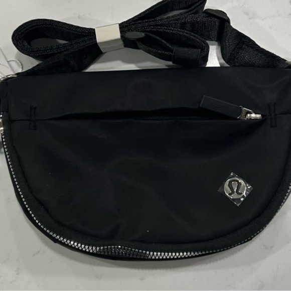 lululemon athletica Black Crossbody Bag - Picture 2 of 7